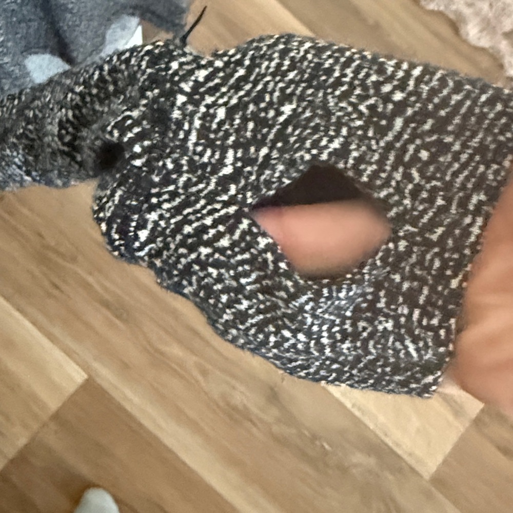 Lululemon - Picture 2 of 5